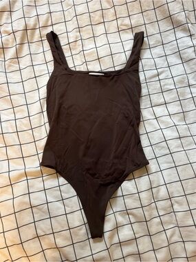 Aritzia Babaton Square Neck Bodysuit